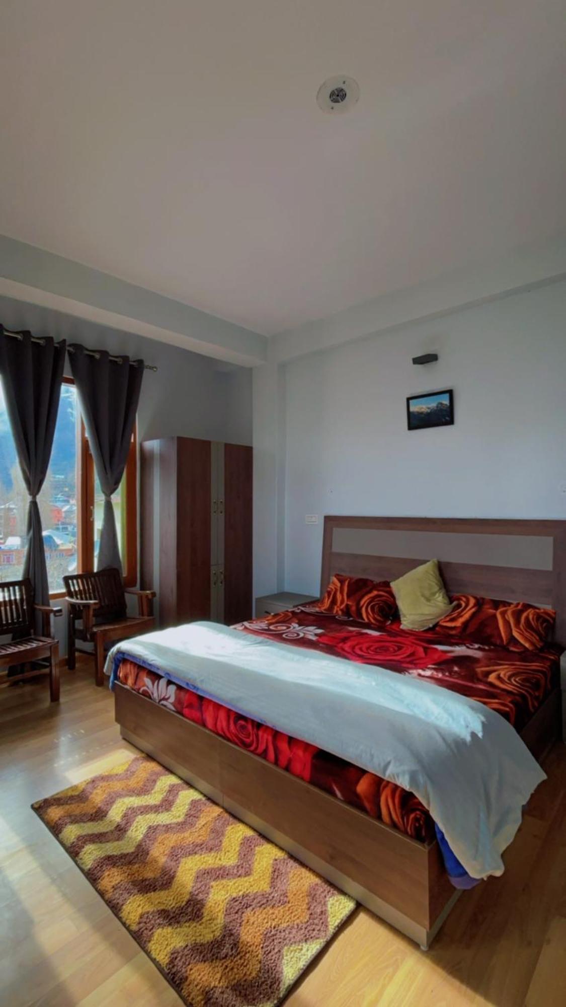 Lha Pomo Apartment Kyelang Luaran gambar